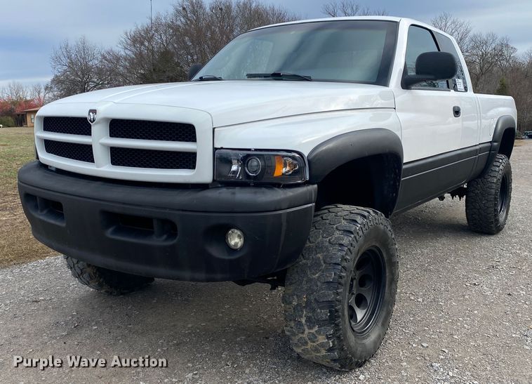 image for item DN8124 2001 Dodge Ram 1500  Quad Cab pickup truck
