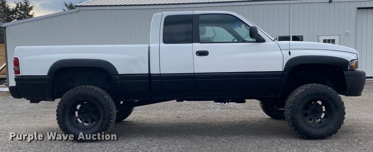 image for item DN8124 2001 Dodge Ram 1500  Quad Cab pickup truck