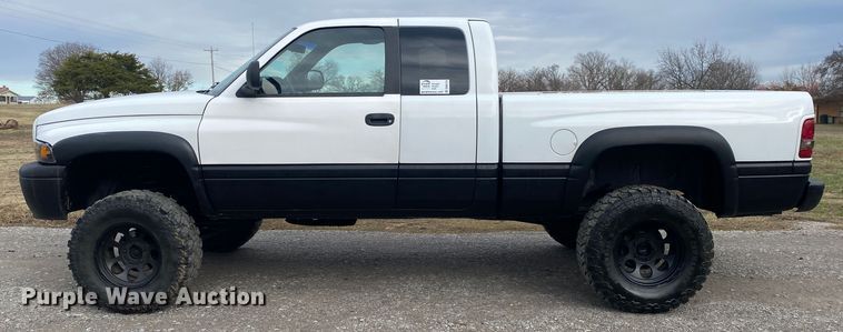 image for item DN8124 2001 Dodge Ram 1500  Quad Cab pickup truck
