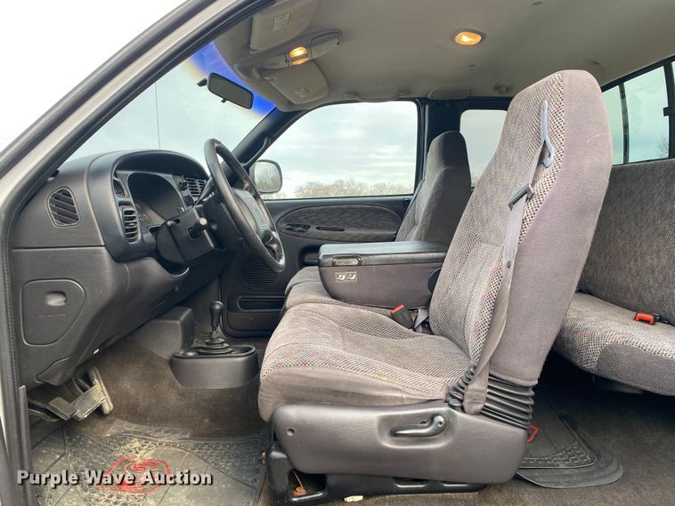 image for item DN8124 2001 Dodge Ram 1500  Quad Cab pickup truck