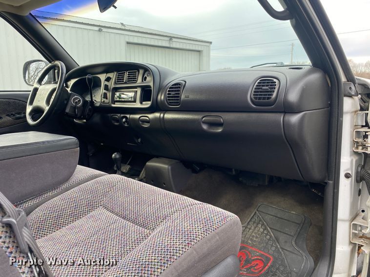 image for item DN8124 2001 Dodge Ram 1500  Quad Cab pickup truck