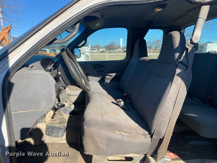 image for item DN8131 2002 Ford F150  SuperCab pickup truck