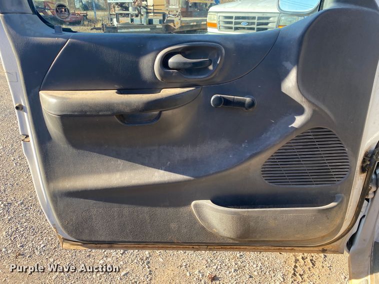 image for item DN8131 2002 Ford F150  SuperCab pickup truck