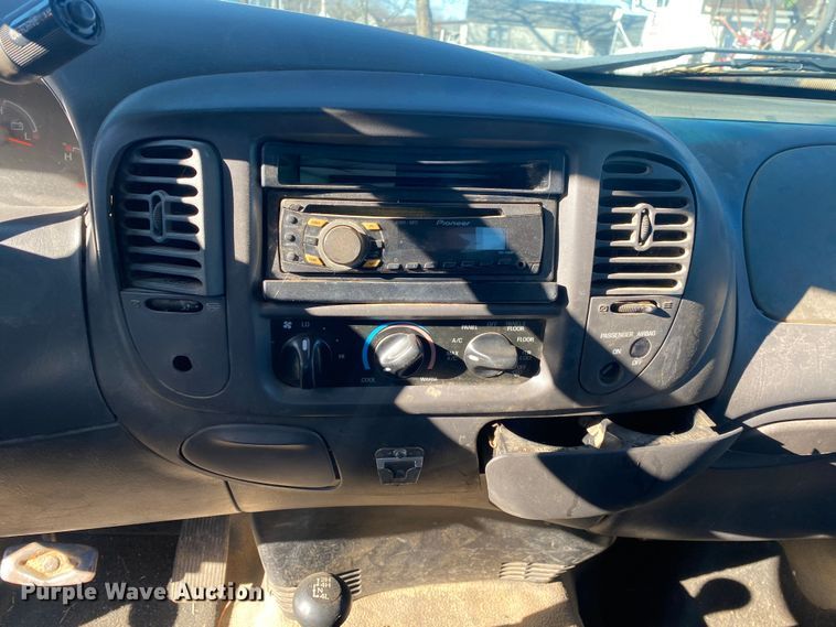 image for item DN8131 2002 Ford F150  SuperCab pickup truck