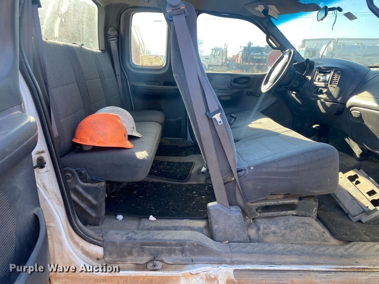 image for item DN8131 2002 Ford F150  SuperCab pickup truck