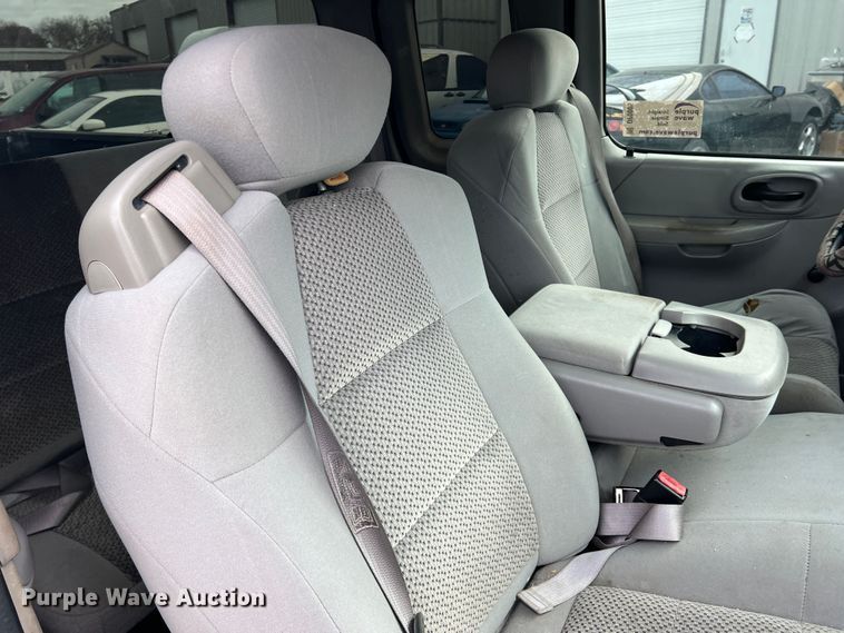 image for item DP0005 2003 Ford F150  SuperCab pickup truck