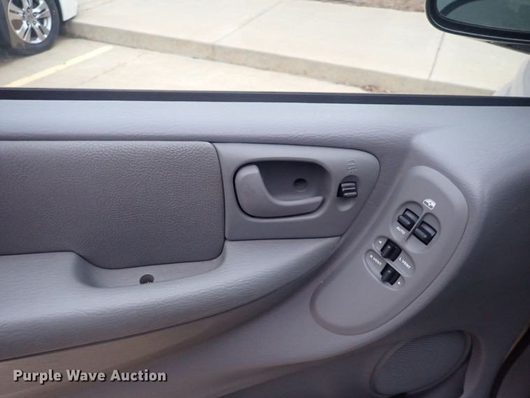 image for item DQ5051 2006 Dodge Grand Caravan  van