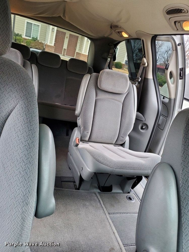 image for item DQ5051 2006 Dodge Grand Caravan  van