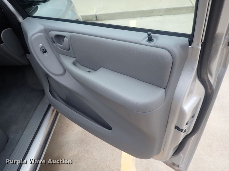 image for item DQ5051 2006 Dodge Grand Caravan  van