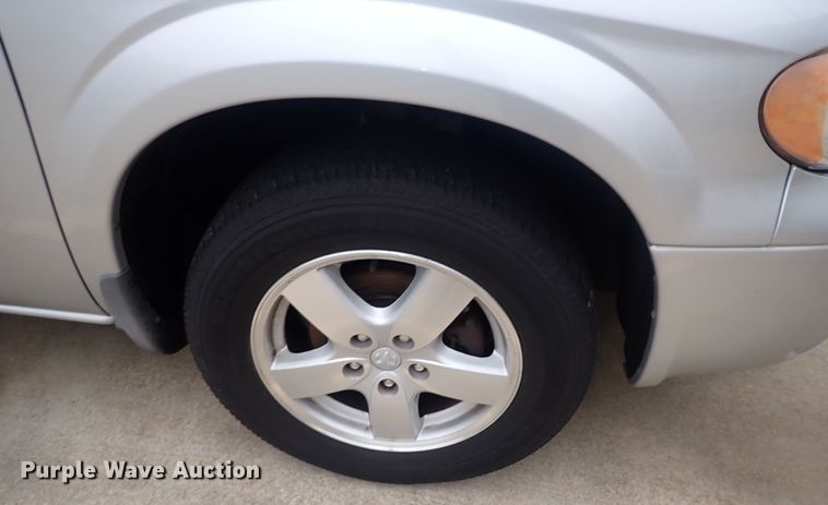 image for item DQ5051 2006 Dodge Grand Caravan  van