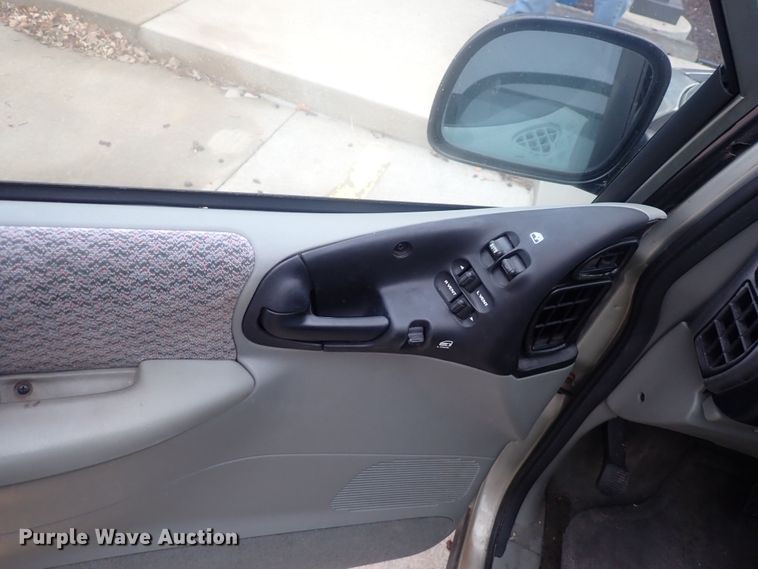 image for item DQ5052 2000 Dodge Grand Caravan  van