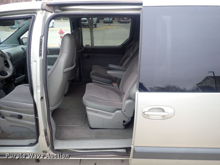 image for item DQ5052 2000 Dodge Grand Caravan  van