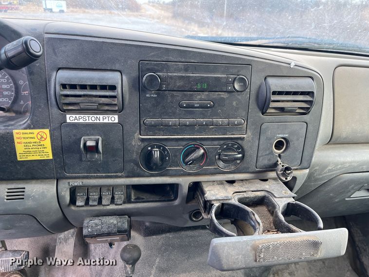 image for item DR7427 2007 Ford F550 Super Duty  Crew Cab utility / service truck