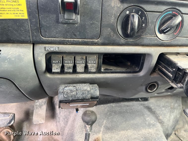 image for item DR7427 2007 Ford F550 Super Duty  Crew Cab utility / service truck