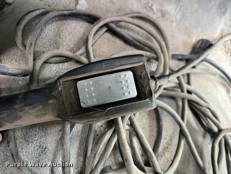 image for item DR7427 2007 Ford F550 Super Duty  Crew Cab utility / service truck