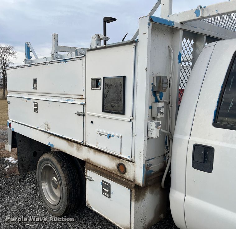 image for item DR7427 2007 Ford F550 Super Duty  Crew Cab utility / service truck