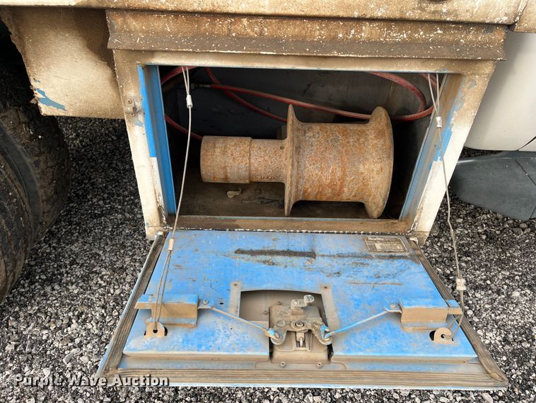 image for item DR7427 2007 Ford F550 Super Duty  Crew Cab utility / service truck