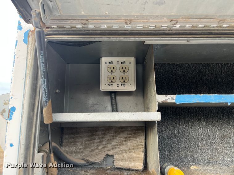 image for item DR7427 2007 Ford F550 Super Duty  Crew Cab utility / service truck