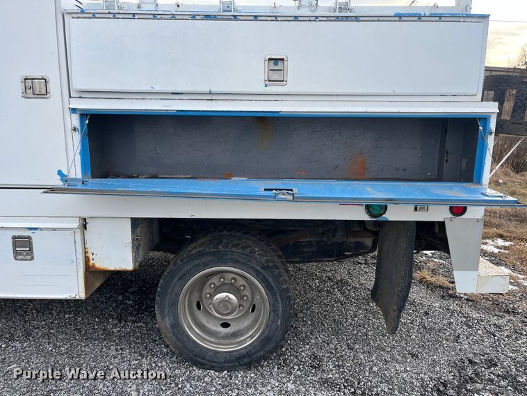 image for item DR7427 2007 Ford F550 Super Duty  Crew Cab utility / service truck