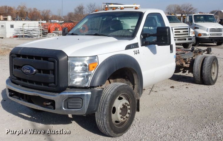 image for item DR8065 2014 Ford F450 Super Duty XL  truck cab and chassis