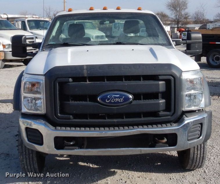 image for item DR8065 2014 Ford F450 Super Duty XL  truck cab and chassis