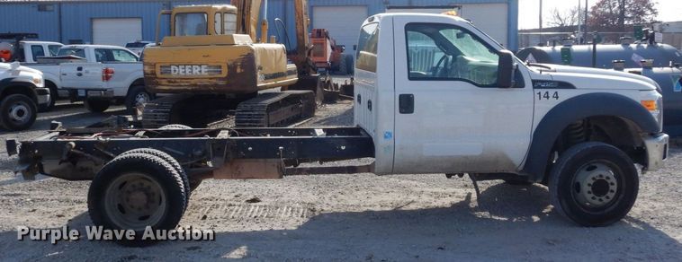 image for item DR8065 2014 Ford F450 Super Duty XL  truck cab and chassis