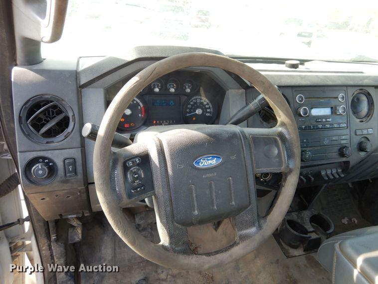 image for item DR8065 2014 Ford F450 Super Duty XL  truck cab and chassis