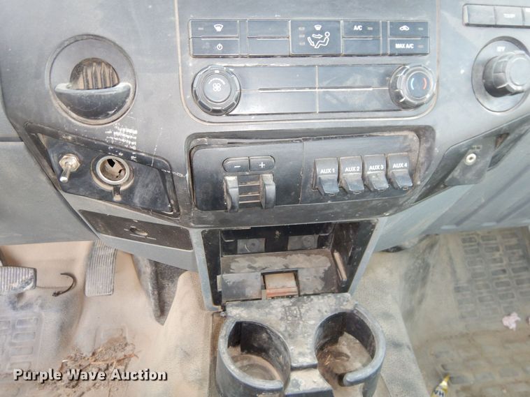 image for item DR8065 2014 Ford F450 Super Duty XL  truck cab and chassis