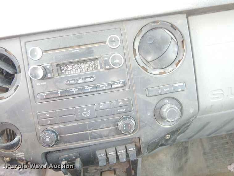 image for item DR8065 2014 Ford F450 Super Duty XL  truck cab and chassis