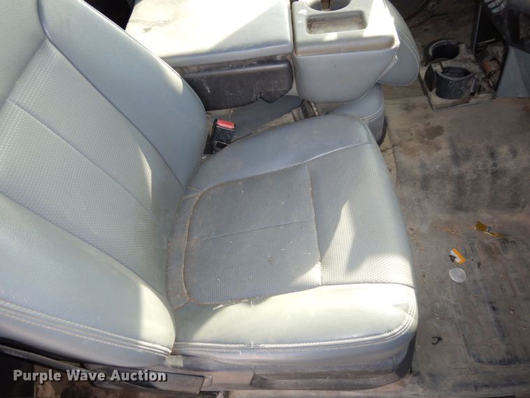 image for item DR8065 2014 Ford F450 Super Duty XL  truck cab and chassis