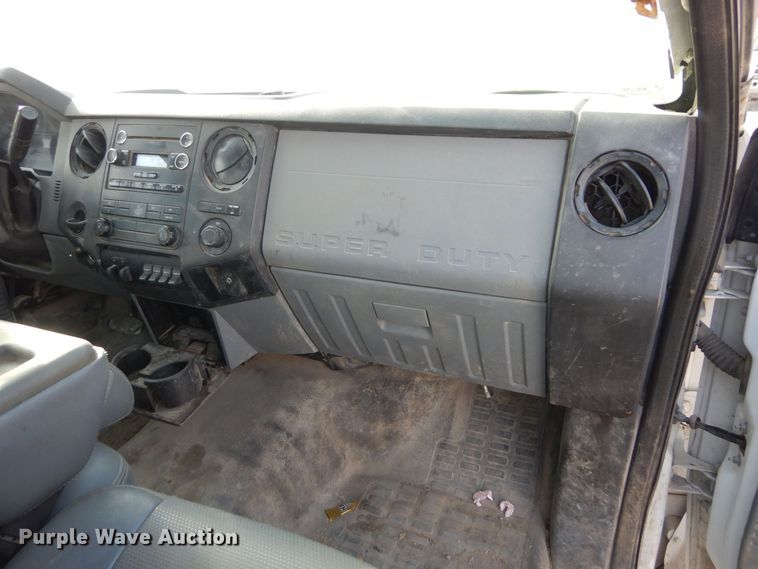 image for item DR8065 2014 Ford F450 Super Duty XL  truck cab and chassis