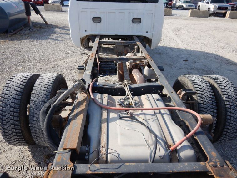 image for item DR8065 2014 Ford F450 Super Duty XL  truck cab and chassis