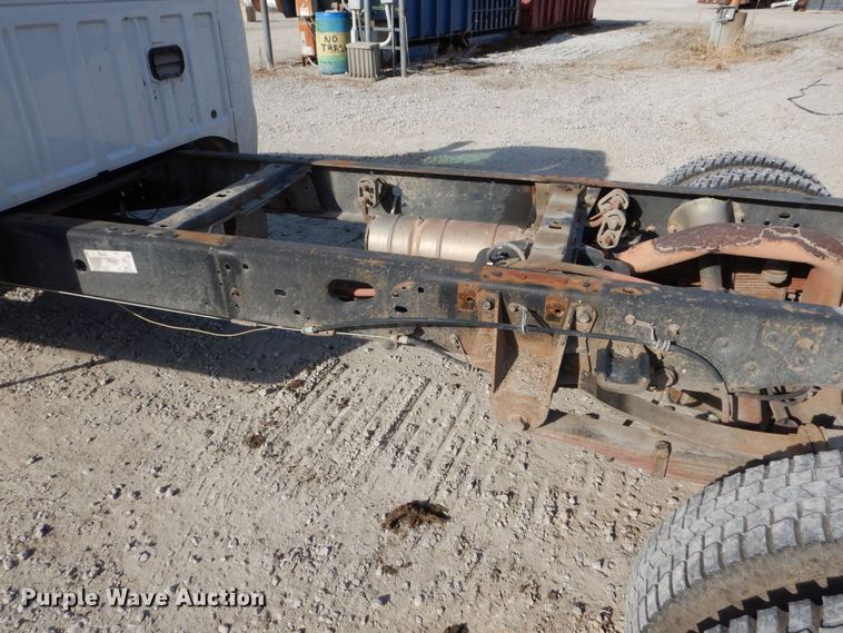 image for item DR8065 2014 Ford F450 Super Duty XL  truck cab and chassis