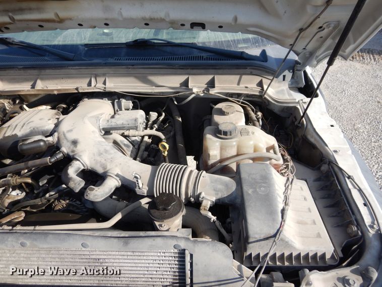 image for item DR8065 2014 Ford F450 Super Duty XL  truck cab and chassis