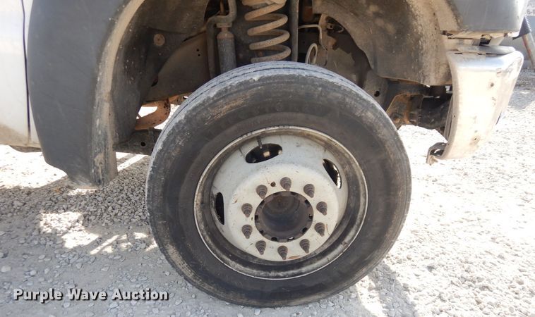 image for item DR8065 2014 Ford F450 Super Duty XL  truck cab and chassis