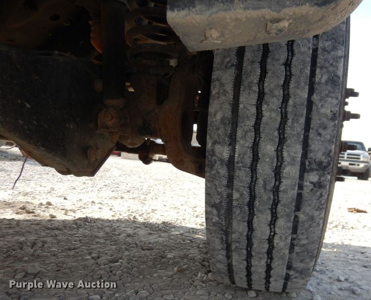 image for item DR8065 2014 Ford F450 Super Duty XL  truck cab and chassis