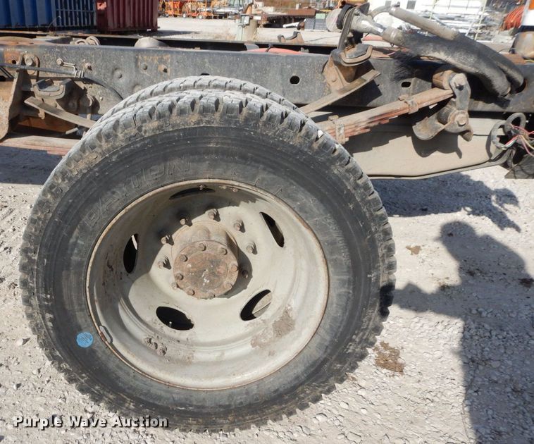 image for item DR8065 2014 Ford F450 Super Duty XL  truck cab and chassis