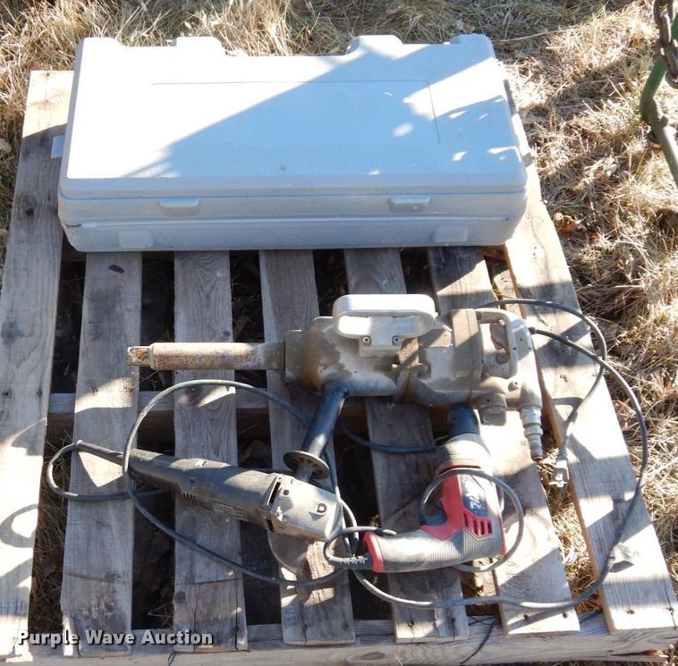 image for item DR8088 Tools