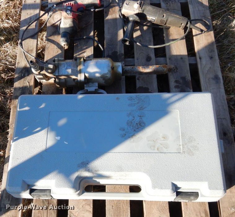 image for item DR8088 Tools