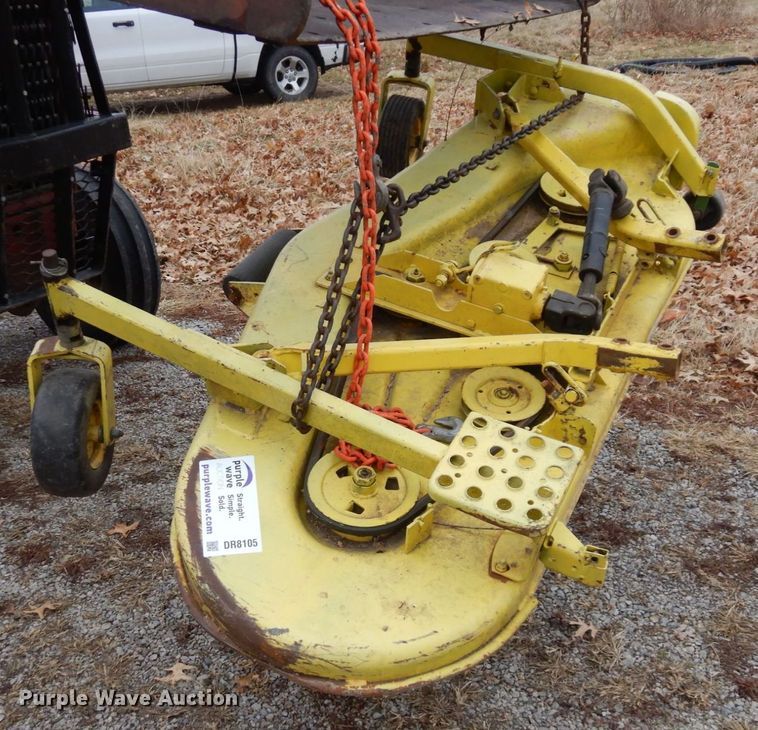 image for item DR8105 John Deere  72" W mower deck