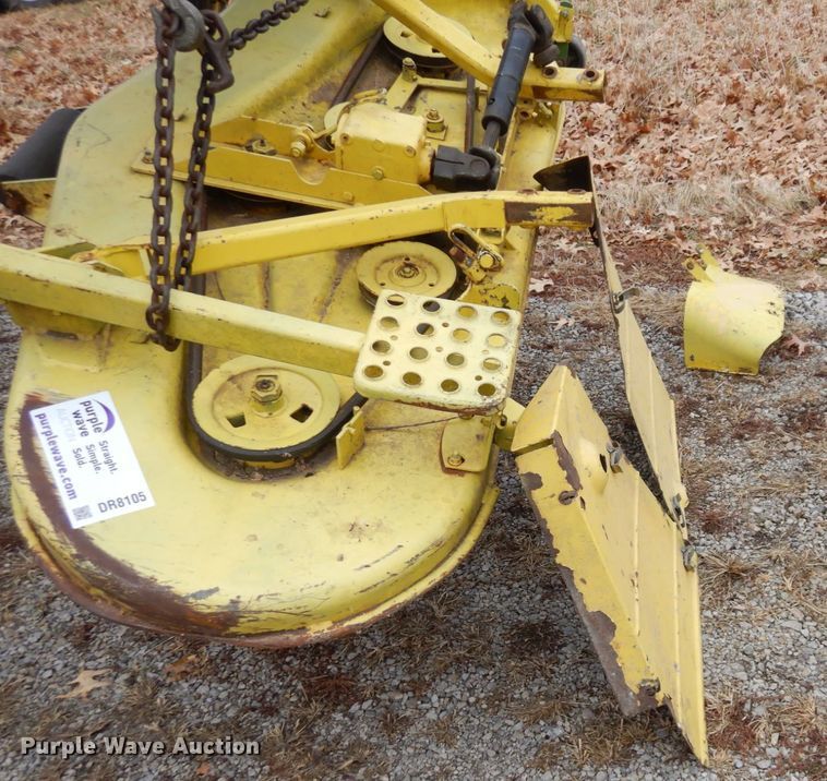 image for item DR8105 John Deere  72" W mower deck