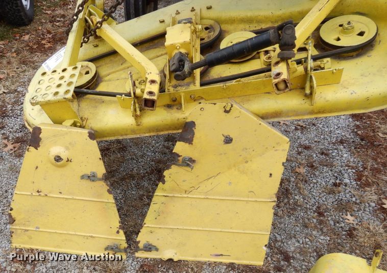 image for item DR8105 John Deere  72" W mower deck