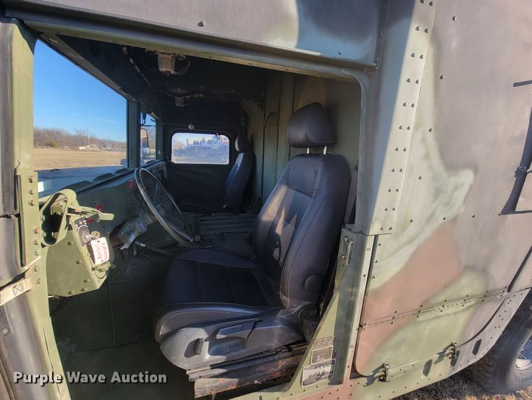 image for item HG9380 1988 Am General Humvee