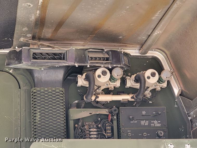 image for item HG9380 1988 Am General Humvee