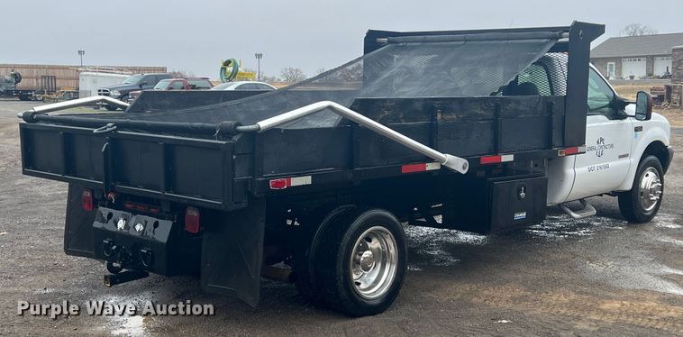 image for item ID9277 2004 Ford F550 Super Duty  dump flatbed truck