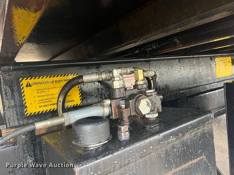 image for item ID9277 2004 Ford F550 Super Duty  dump flatbed truck