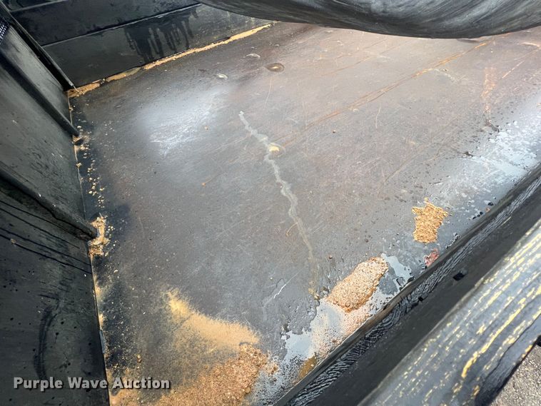 image for item ID9277 2004 Ford F550 Super Duty  dump flatbed truck