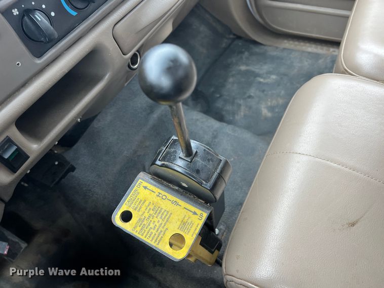 image for item ID9277 2004 Ford F550 Super Duty  dump flatbed truck