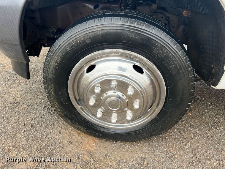 image for item ID9277 2004 Ford F550 Super Duty  dump flatbed truck