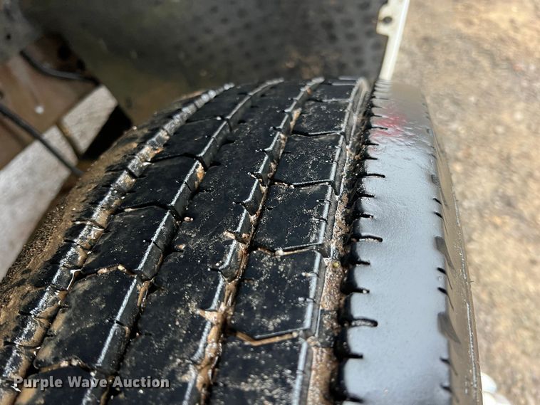 image for item ID9277 2004 Ford F550 Super Duty  dump flatbed truck